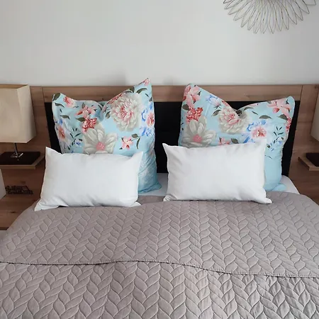 Haus Am Vino Vino Трогир